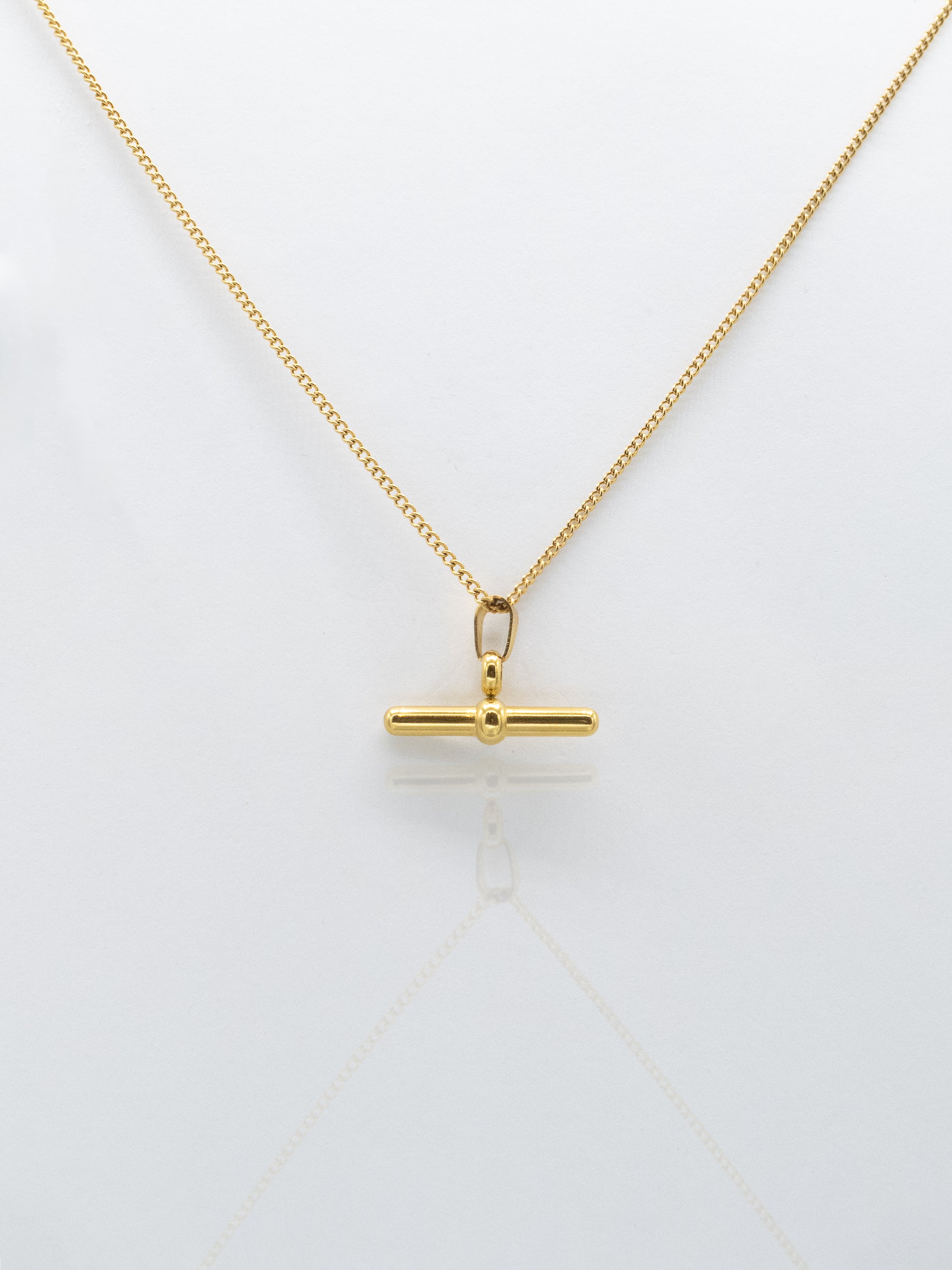 Omni Jewellery, gold PVD plated jewellery, gold necklace close-up image 