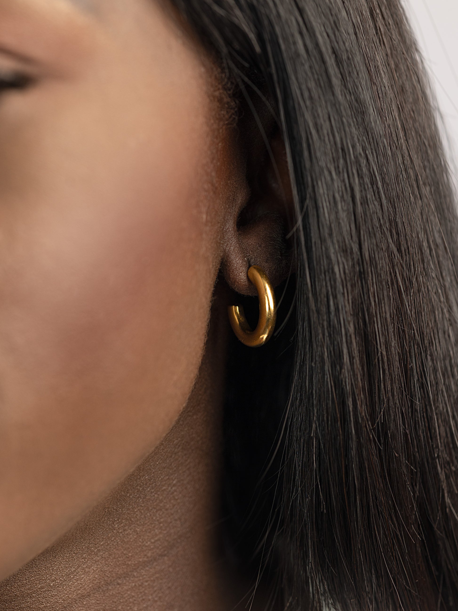 BASIQUE GOLD HOOPS | 18K Gold - LILÈ - Earring - LILÈ - online jewellery store - jewelry online - affordable jewellery online Australia